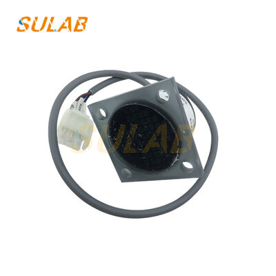 Oryginalny wskaźnik jazdy ruchomego schodnika XAA424AF5 OTIS z czerwonym/zielonym dwukolorowym sygnałem pasażera 24 VDC i UV-stabilną soczewką polikarbonatową