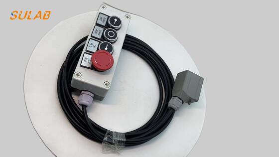 TKE skrzynka sterująca kontrolą ruchomego ruchu drogowego z przyciskiem zatrzymania awaryjnego, wyświetlaczem kodu awarii w czasie rzeczywistym oraz normami bezpieczeństwa EN 81-20